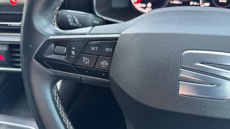 SEAT Leon 1.5 TSI EVO SE Dynamic 5dr Petrol Hatchback